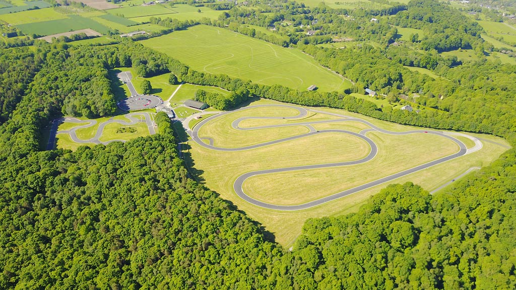 https://www.chez-agnes-normandie.fr/app/uploads/2024/06/Vue-aerienne-circuit-Pt-lEveque.jpg